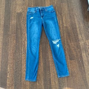 Light/medium blue skinny jeans
